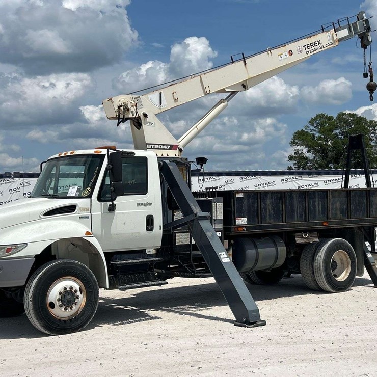 2014 INTERNATIONAL DURASTAR 4300