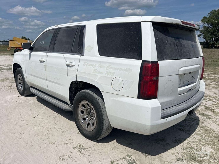 2017-chevrolet-tahoe-image-4