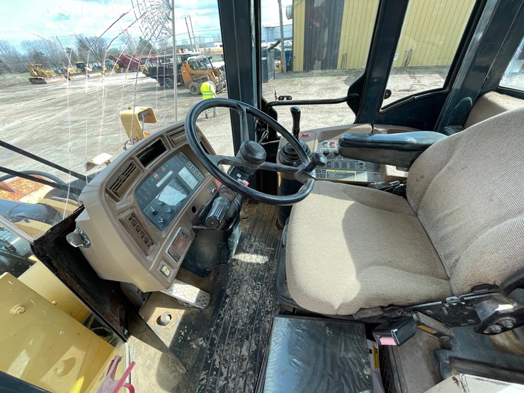 2000-deere-544h-image-35