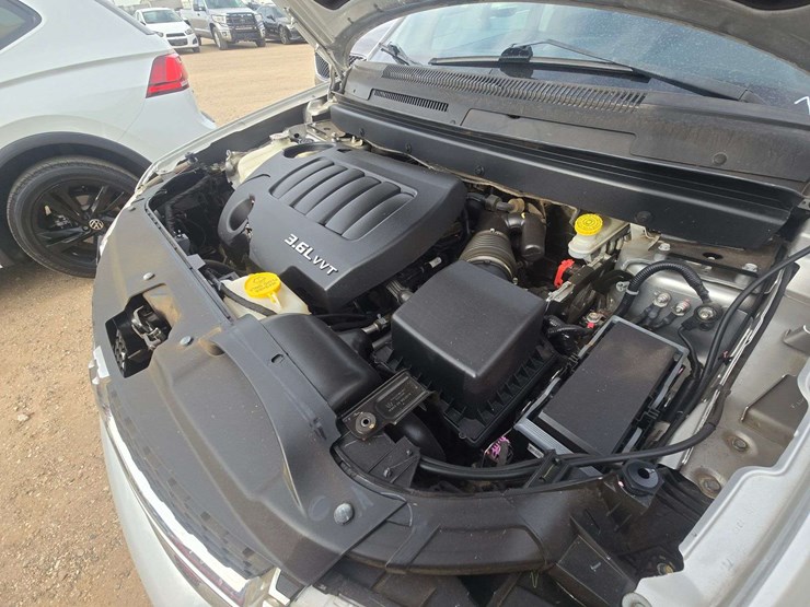 2013-dodge-journey-sxt-image-18
