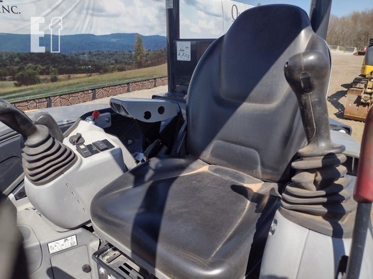 2022-deere-35g-image-9