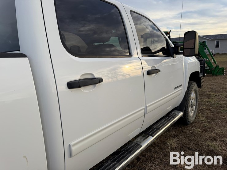 2011-chevrolet-2500hd-image-12