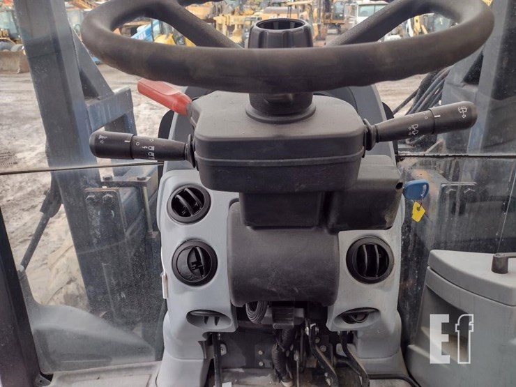 2011-new-holland-t6030-image-6