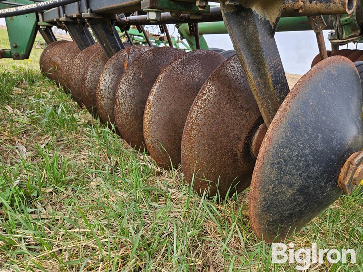 john-deere-220-image-13