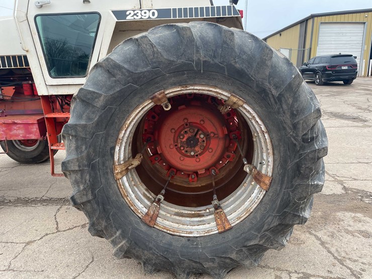 #4065-•-case-2390-tractor-image-9