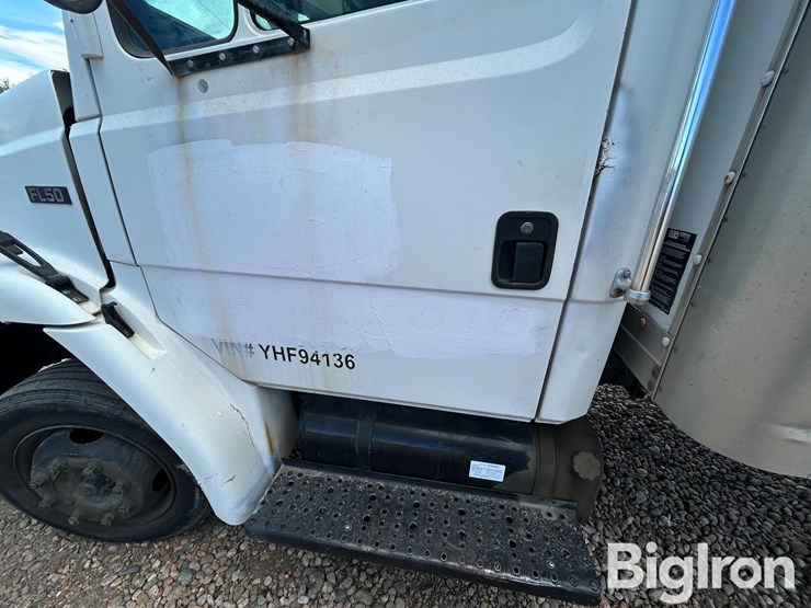 2000-freightliner-fl50-image-15