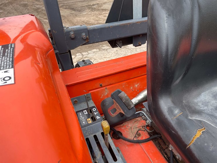 #4054-•-kubota-tractor-image-45