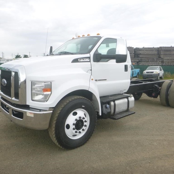 2017 FORD F750