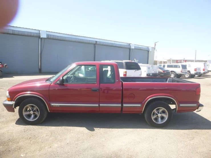 1998-chevrolet-s10-image-5
