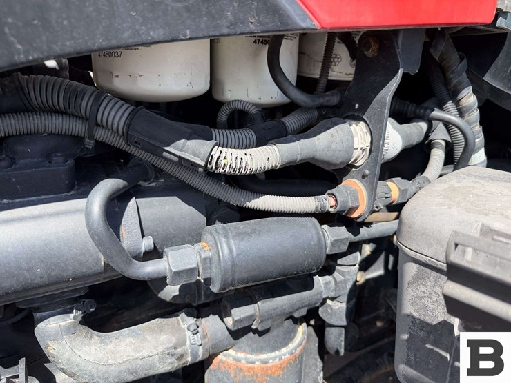 case-ih-farmall-105u-image-14