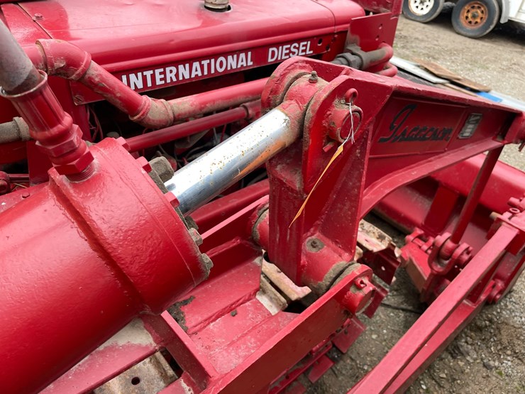 #4087-•-international-antique-dozer-image-45