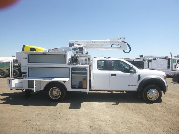 2022-ford-f550-image-8