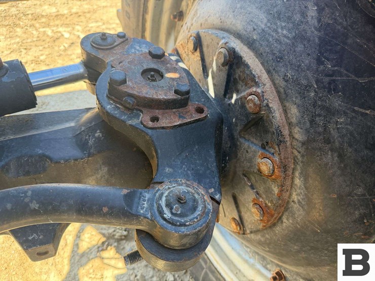 2015-case-ih-magnum-310-image-32
