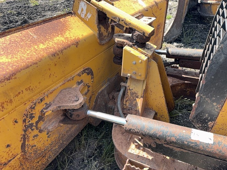 2018-caterpillar-d5k2-lgp-image-15