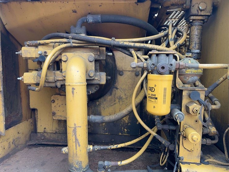 caterpillar-320l-image-19