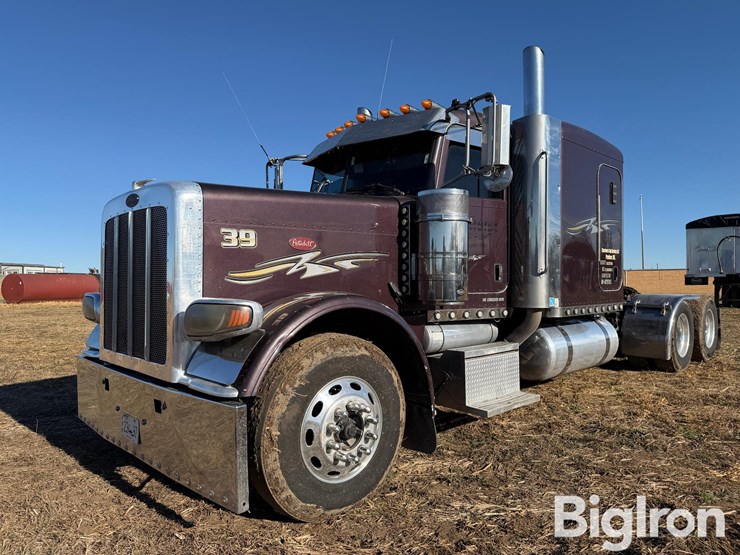 2010-peterbilt-388-image-1