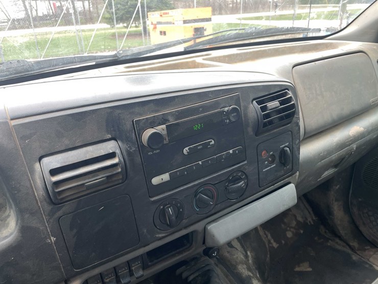 2006-ford-f450-xl-image-90