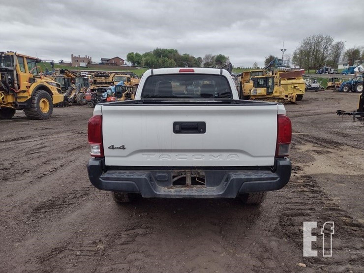 2018-toyota-tacoma-image-4