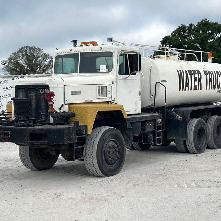 1984 INTERNATIONAL PAYSTAR 5070