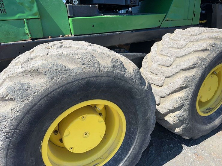 2017-john-deere-1910-image-9