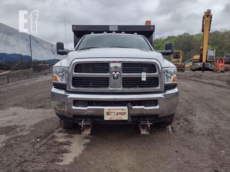 2011-dodge-ram-3500hd-image-2