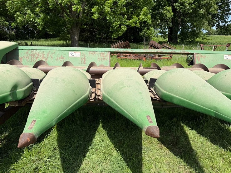 john-deere-8-image-25