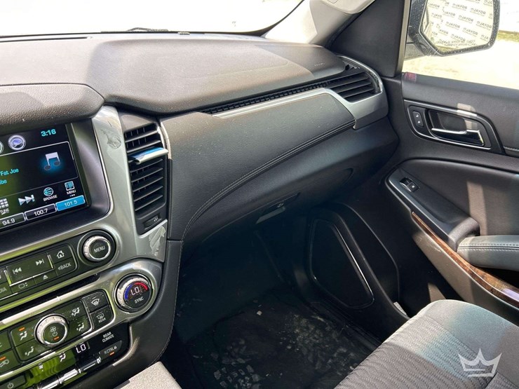 2019-chevrolet-tahoe-image-18