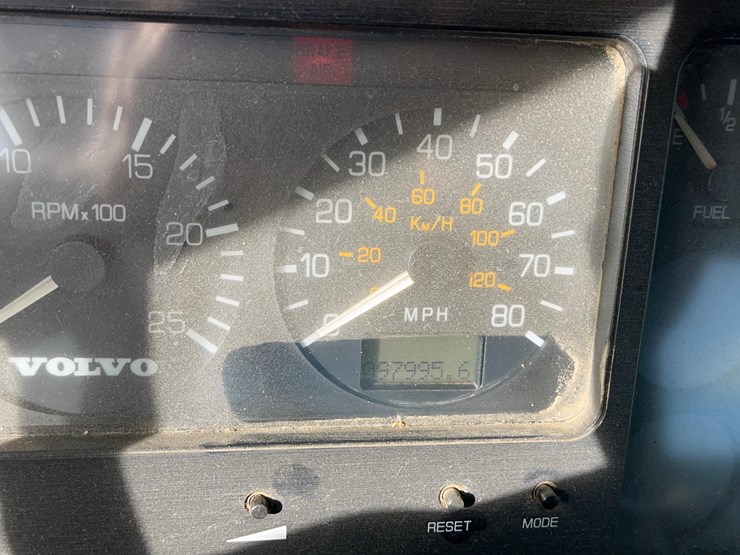 1995-volvo-truck-image-62