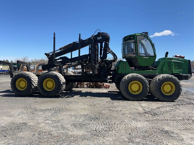 2017-john-deere-1910-image-4