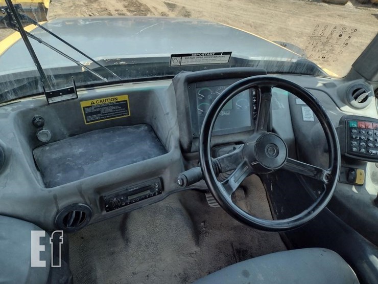 deere-300d-image-9
