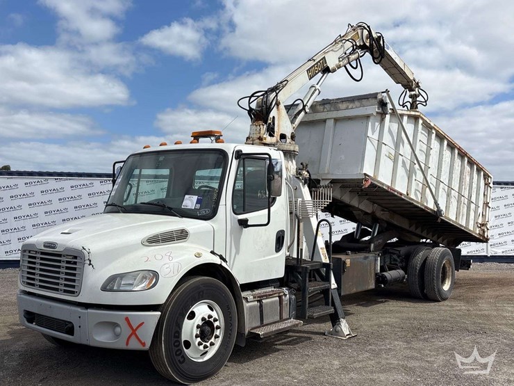 2015-freightliner-m2-106-image-6