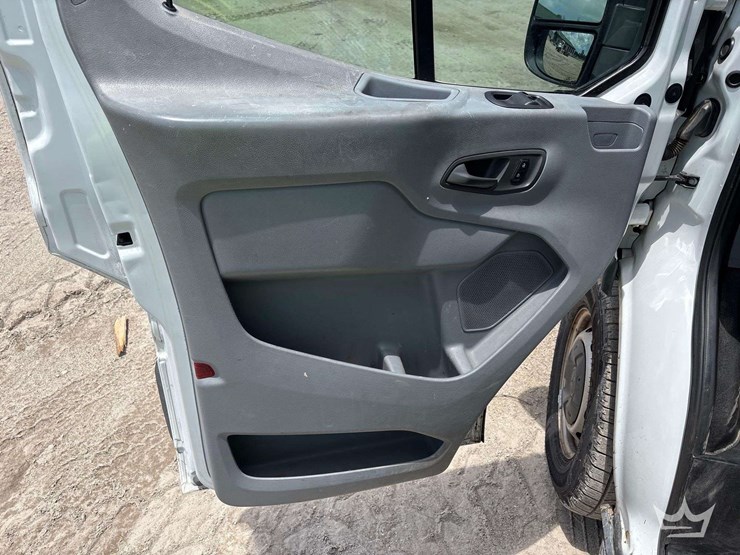 2015-ford-transit-image-9