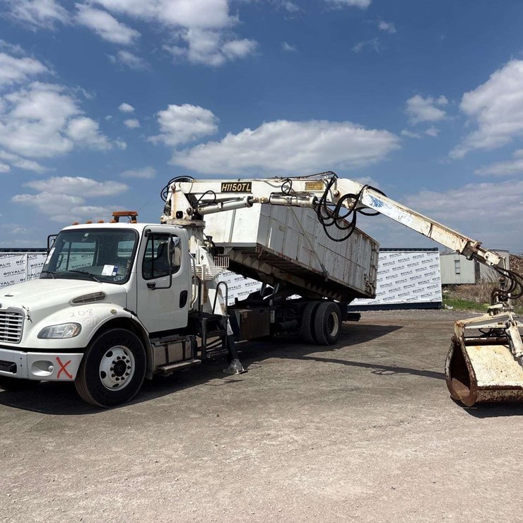 2015 FREIGHTLINER M2 106