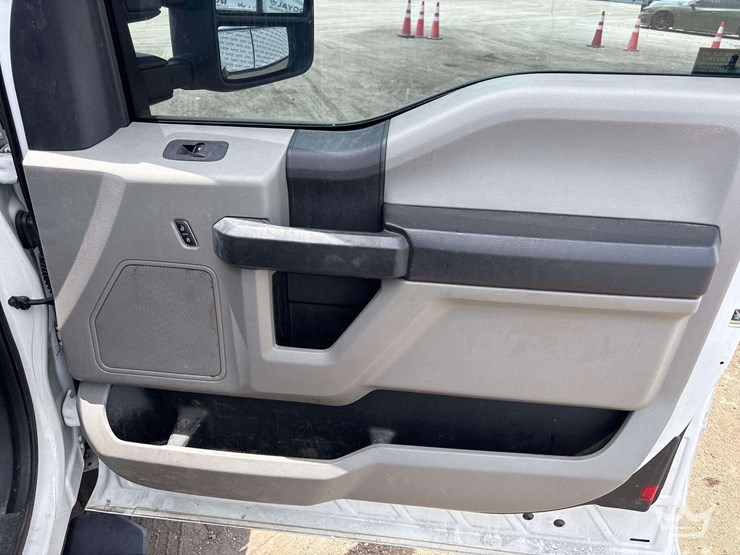 2019-ford-f450-image-30