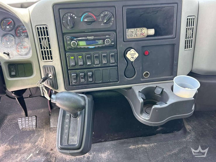 2014-international-durastar-4300-image-16