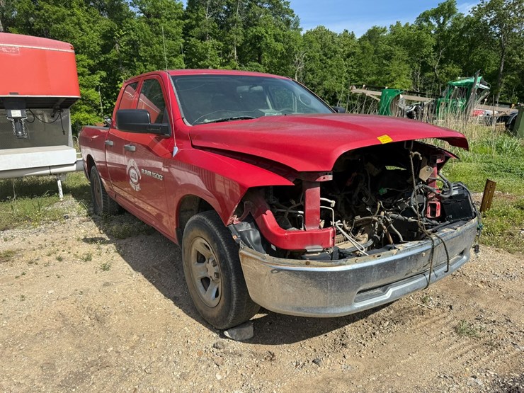 2011-dodge-ram-1500-image-2