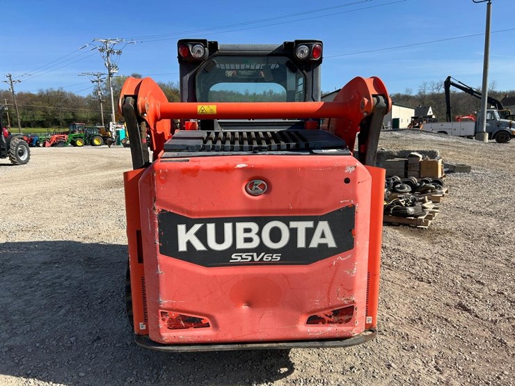 2017-kubota-ssv65-image-3