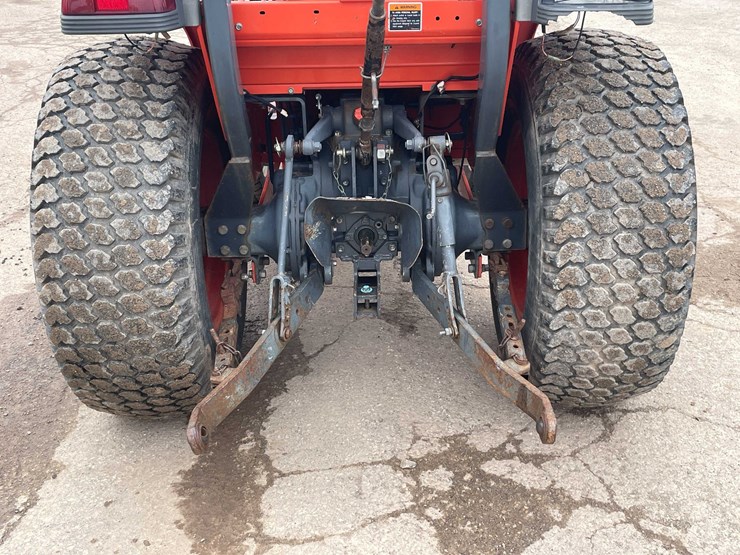 #4056-•-kubota-tractor-image-17