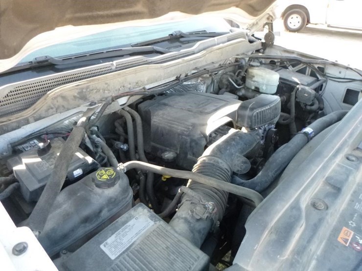 2017-chevrolet-2500hd-image-28