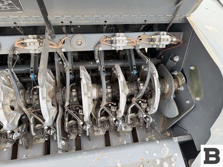 2022-massey-ferguson-2270-image-41