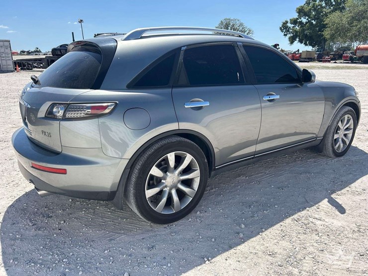2005-infiniti-fx35-image-3