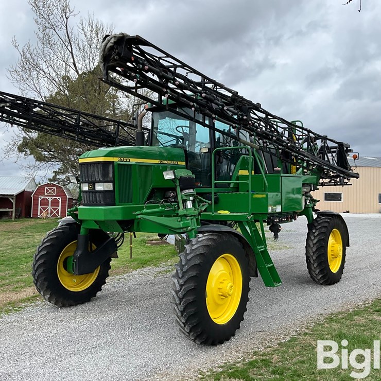 1999 JOHN DEERE 4700
