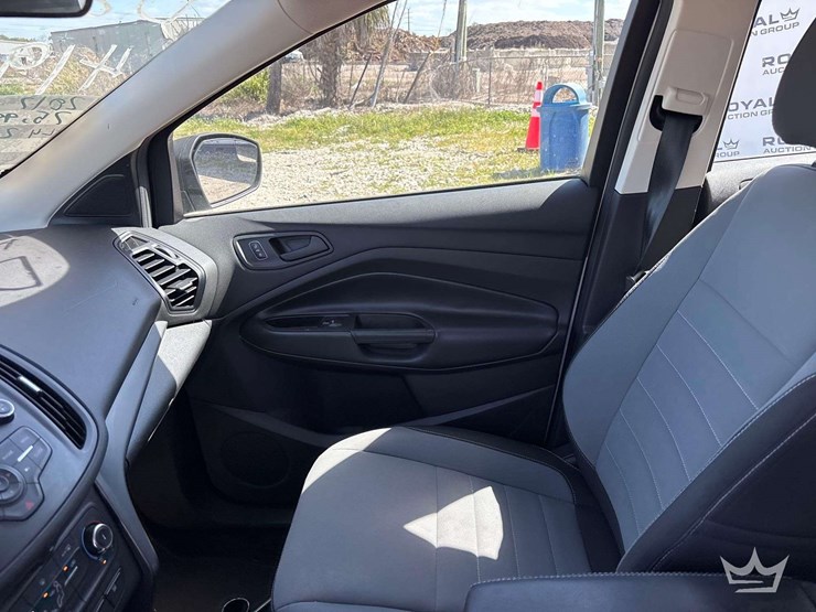 2017-ford-escape-image-16