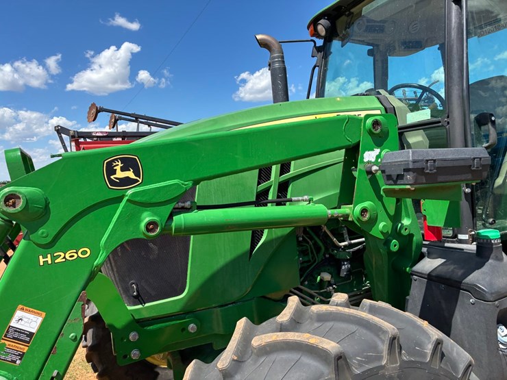 2017-john-deere-6120e-image-12