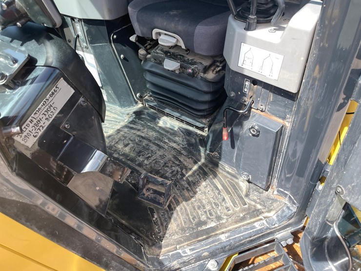 2020-komatsu-d51px-image-56