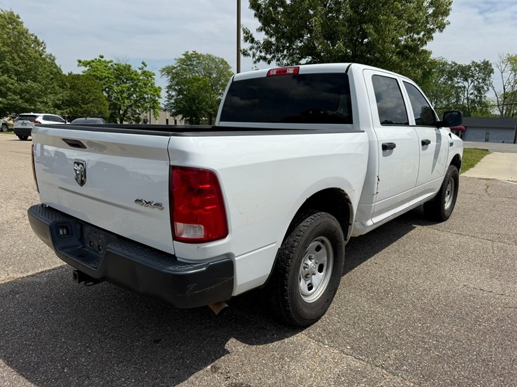 2016-dodge-1500-image-3
