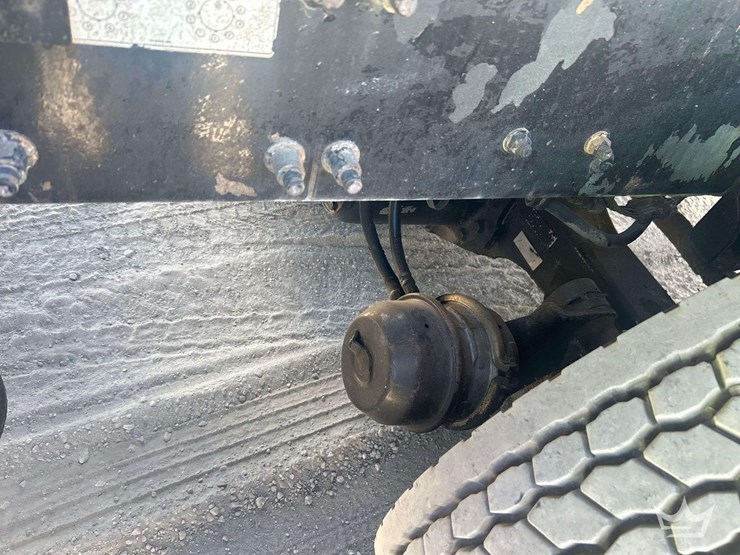 1999-freightliner-fl112-image-34