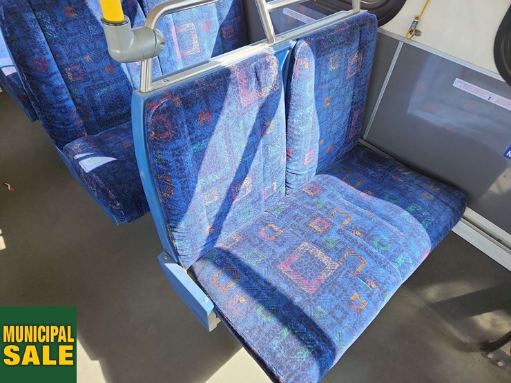 2006-new-flyer-d40lf-image-22