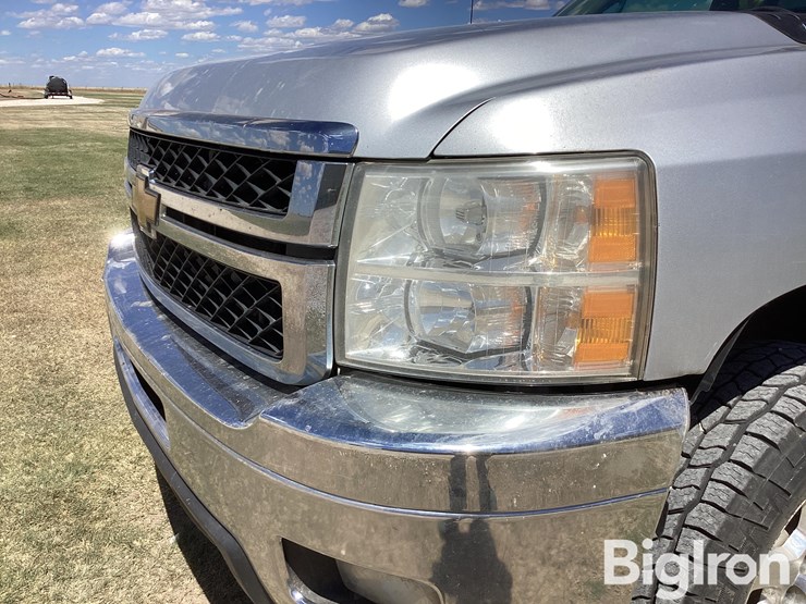 2012-chevrolet-silverado-2500-image-10