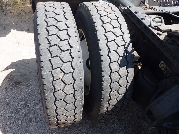 2016-kenworth-t680-image-21